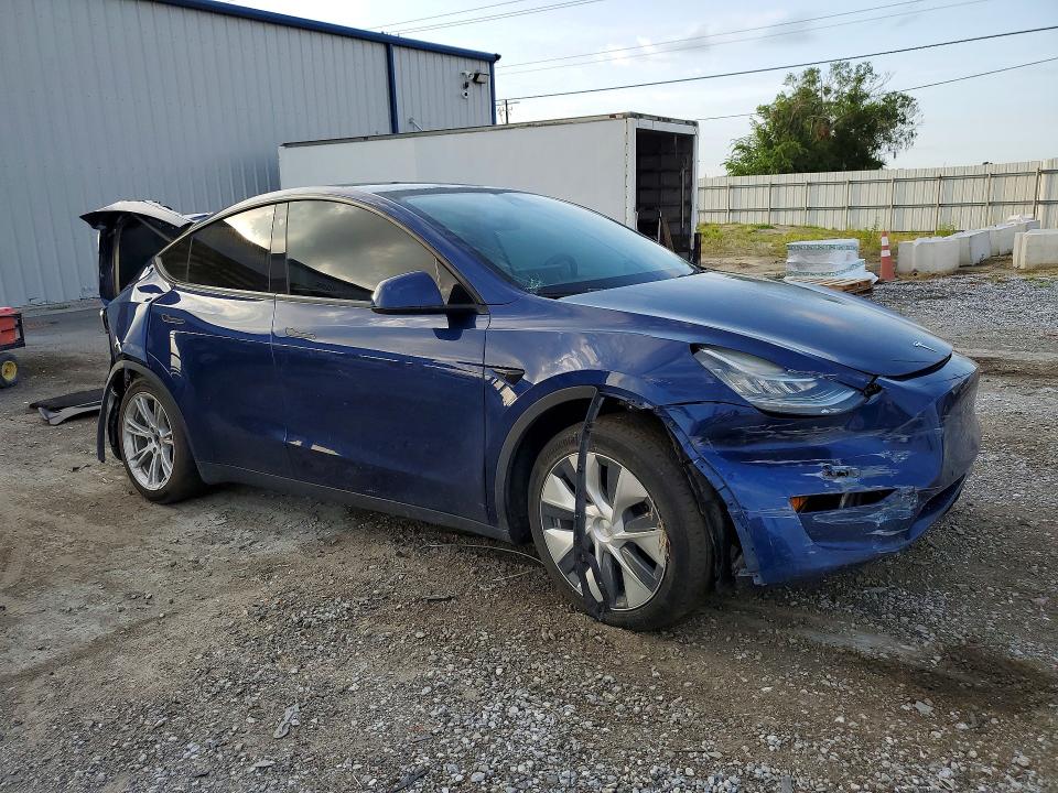 85457635 :رقم المزاد ، 7SAYGAEE8NF383562 vin ، 2022 Tesla Model Y مزاد بيع