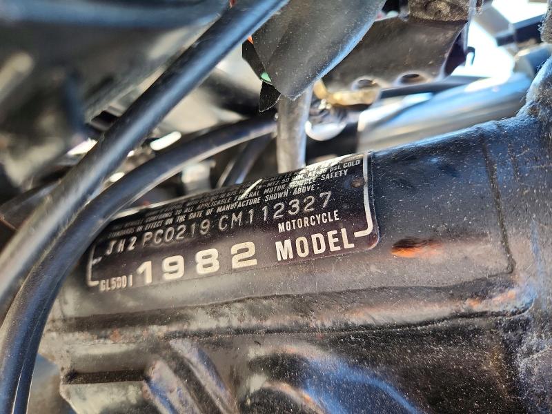 55688556 :رقم المزاد ، JH2PC0219CM112327 vin ، 1982 Honda Gl500 مزاد بيع
