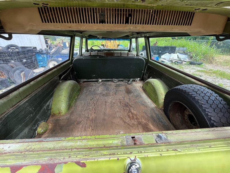 Продажа на аукционе авто 1972 Chevrolet Suburban, vin: CCE262F161542, номер лота: 58844826