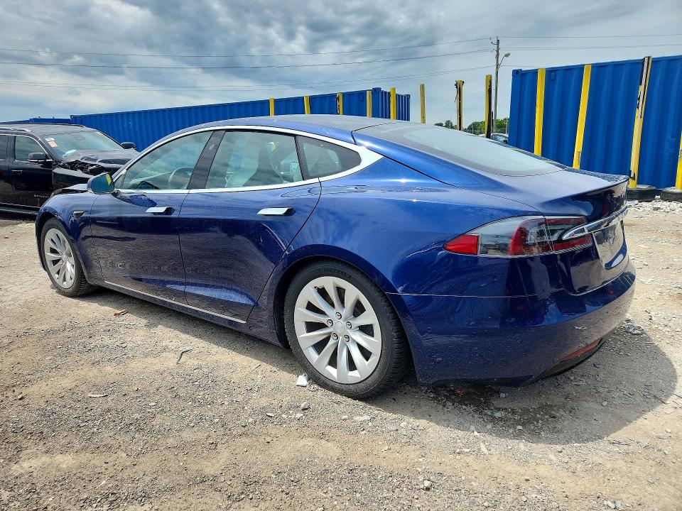 58798696 :رقم المزاد ، 5YJSA1E20HF213260 vin ، 2017 Tesla Model S مزاد بيع