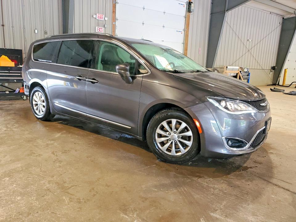 Продажа на аукционе авто 2019 Chrysler Pacifica, vin: 2C4RC1BG7KR588597, номер лота: 57847036