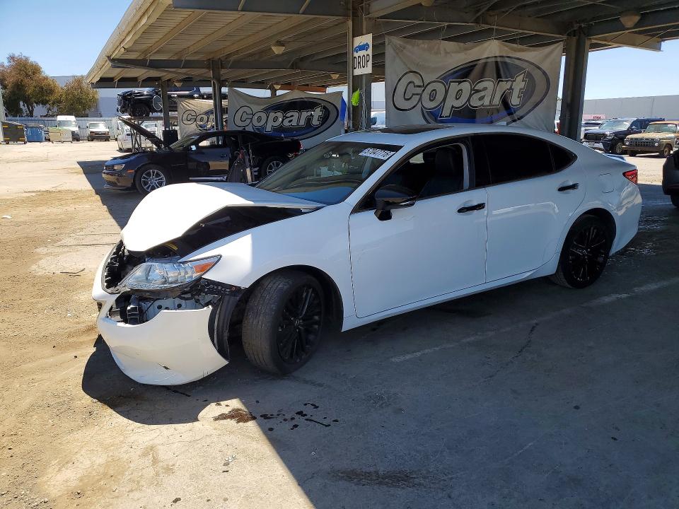 57047716 :رقم المزاد ، JTHBK1GG9F2180019 vin ، 2015 Lexus Es مزاد بيع