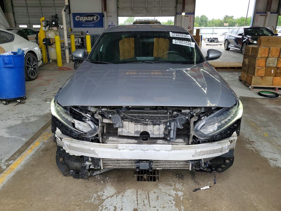 Продажа на аукционе авто 2018 Honda Accord, vin: 1HGCV1F38JA102181, номер лота: 57883206