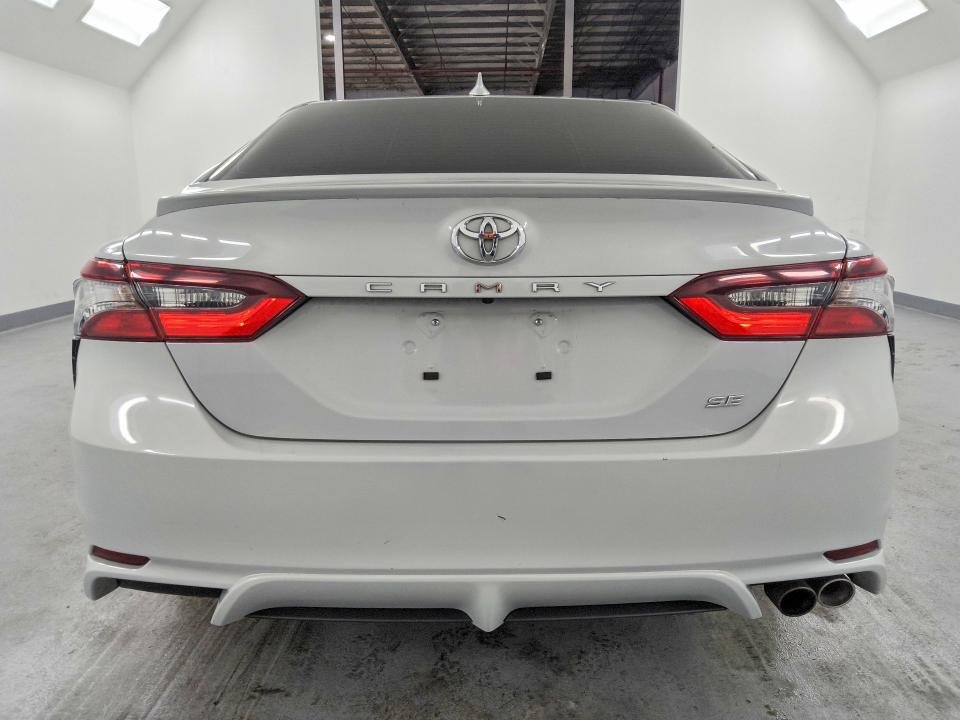 Продажа на аукционе авто 2022 Toyota Camry, vin: 4T1G11AKXNU061806, номер лота: 54143726