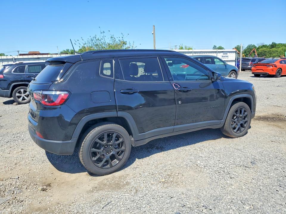 55795006 :رقم المزاد ، 3C4NJDBBXNT226226 vin ، 2022 Jeep Compass مزاد بيع