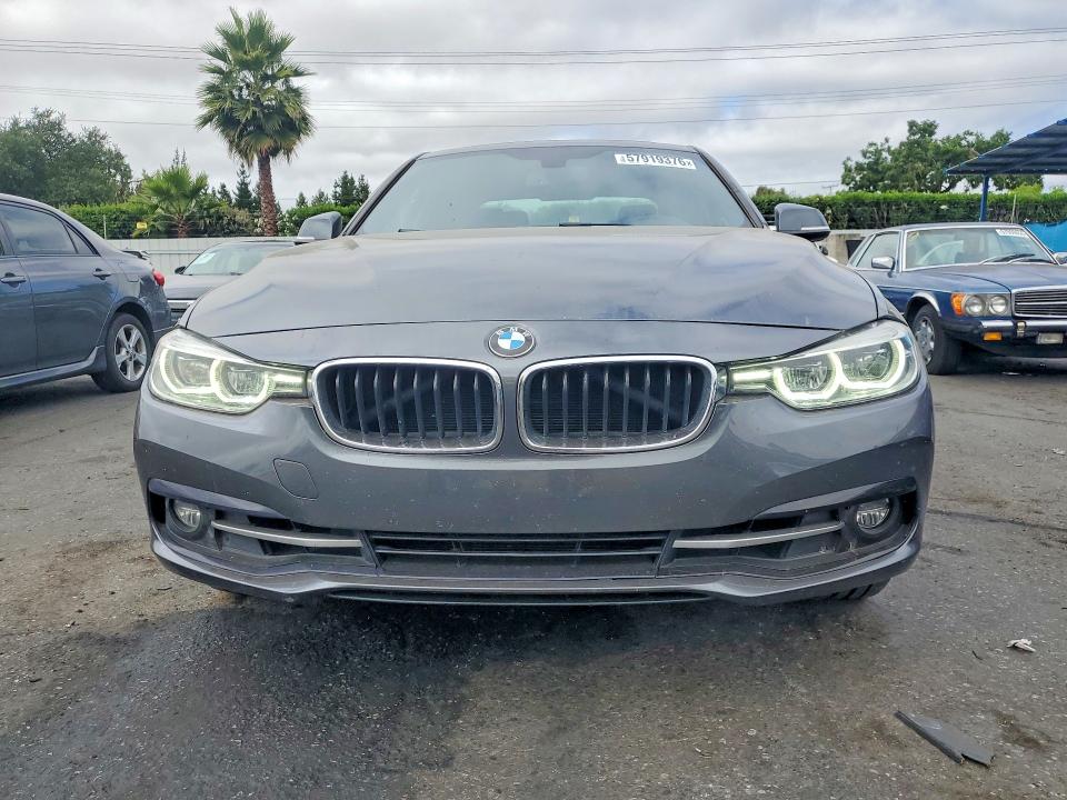 57919376 :رقم المزاد ، WBA8B9C50JAE22466 vin ، 2018 Bmw 330 مزاد بيع