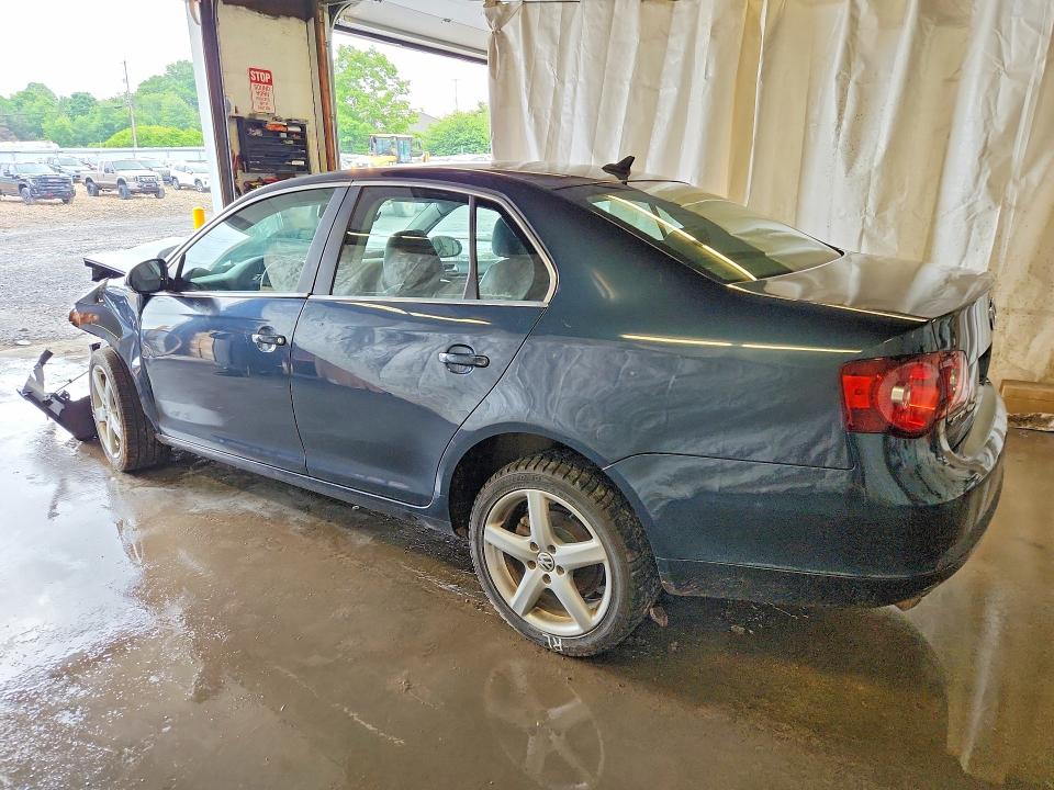 56224826 :رقم المزاد ، 3VWRL7AJ8AM093117 vin ، 2010 Volkswagen Jetta مزاد بيع