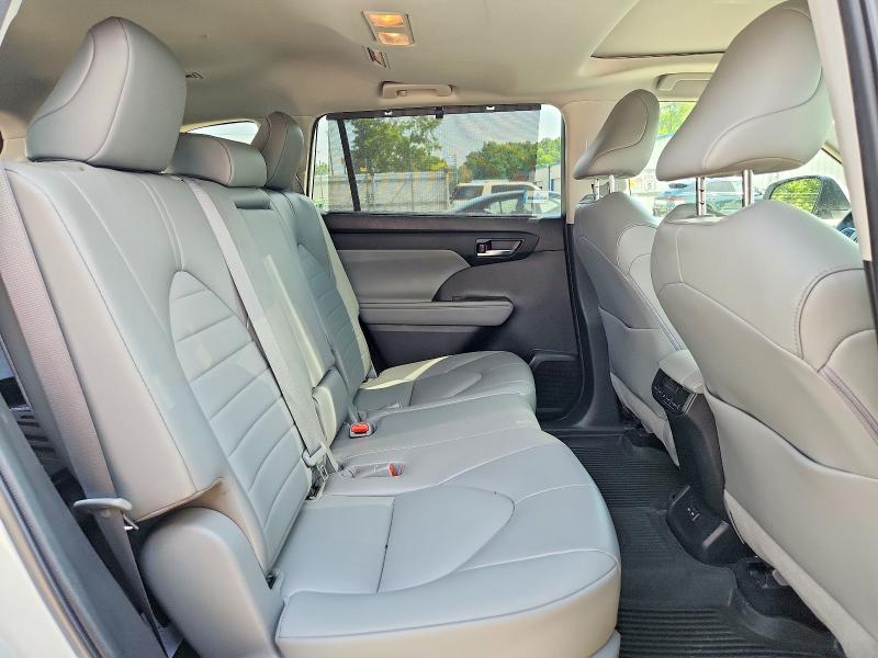 Продажа на аукционе авто 2022 Toyota Highlander Hybrid, vin: 5TDGARAHXNS513488, номер лота: 57047426