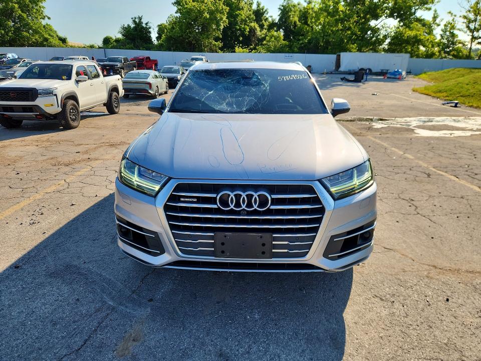 57869526 :رقم المزاد ، WA1VAAF70JD050396 vin ، 2018 Audi Q7 مزاد بيع