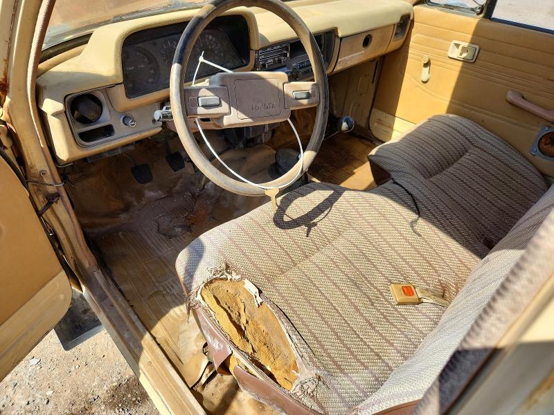 1980 Toyota 4wd Pick-up მანქანა იყიდება აუქციონზე, vin: RN37032100, აუქციონის ნომერი: 57360736