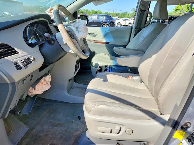54890996 :رقم المزاد ، 5TDYK3DC8CS190862 vin ، 2012 Toyota Sienna مزاد بيع