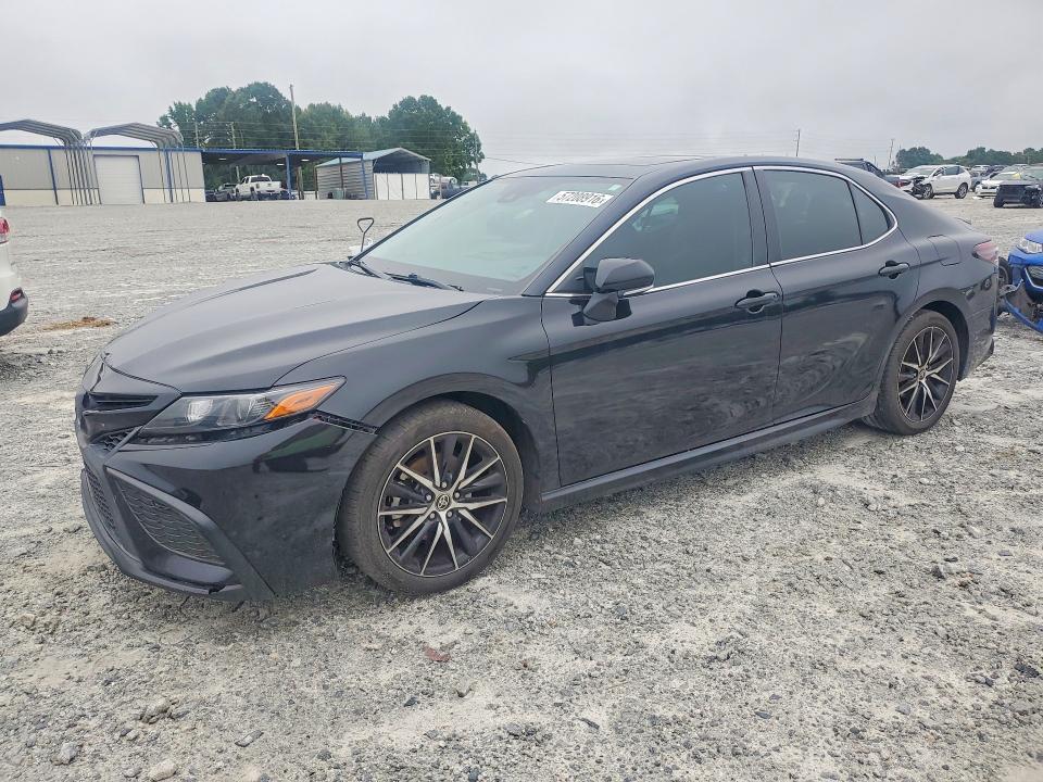 57208916 :رقم المزاد ، 4T1G11AK6MU603546 vin ، 2021 Toyota Camry مزاد بيع