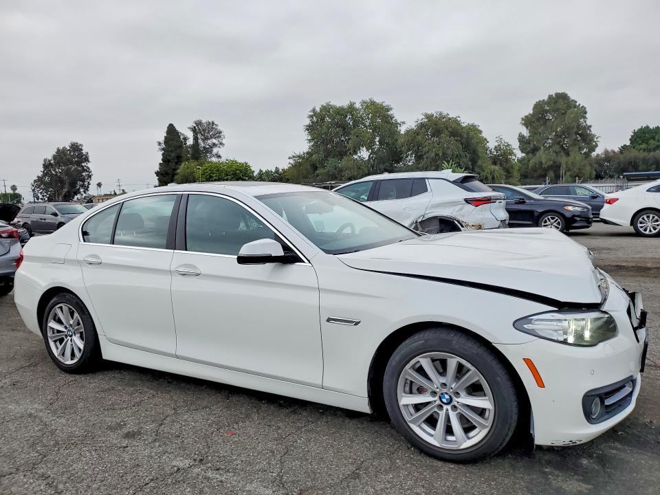 56529846 :رقم المزاد ، WBA5A5C5XFD521457 vin ، 2015 Bmw 528 مزاد بيع