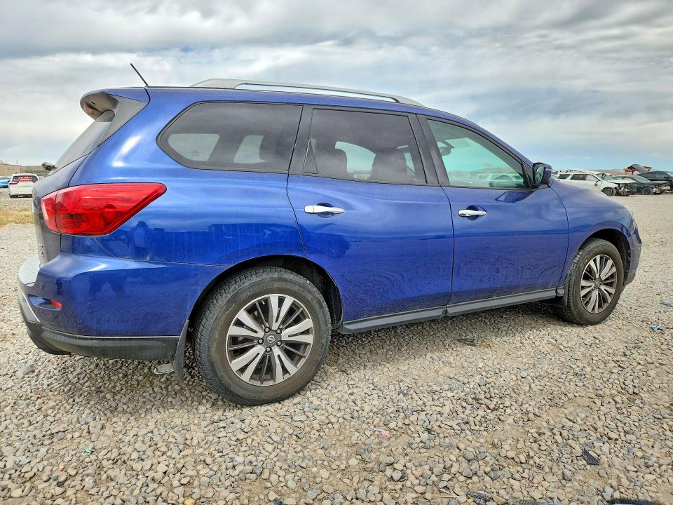 Продажа на аукционе авто 2017 Nissan Pathfinder, vin: 5N1DR2MM3HC639463, номер лота: 97685465