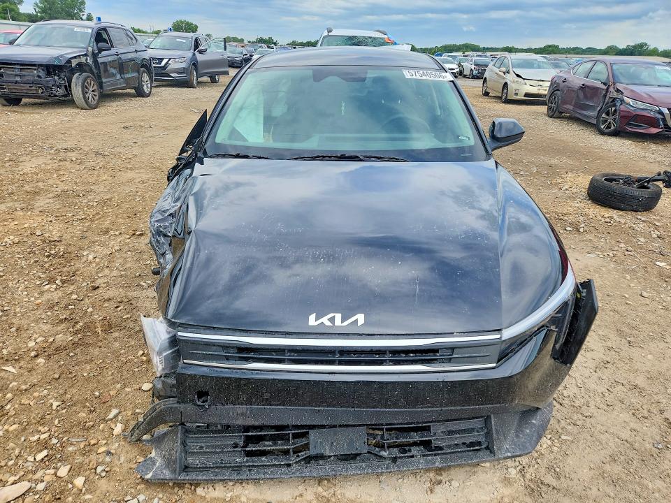 2025 Kia K4 მანქანა იყიდება აუქციონზე, vin: 3KPFT4DE8SE039007, აუქციონის ნომერი: 57540506