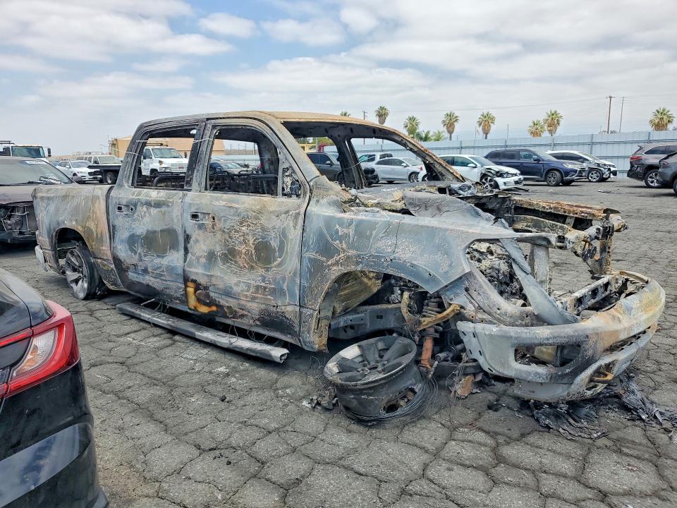 58976706 :رقم المزاد ، 1C6RRELT9KN582435 vin ، 2019 Ram 1500 مزاد بيع