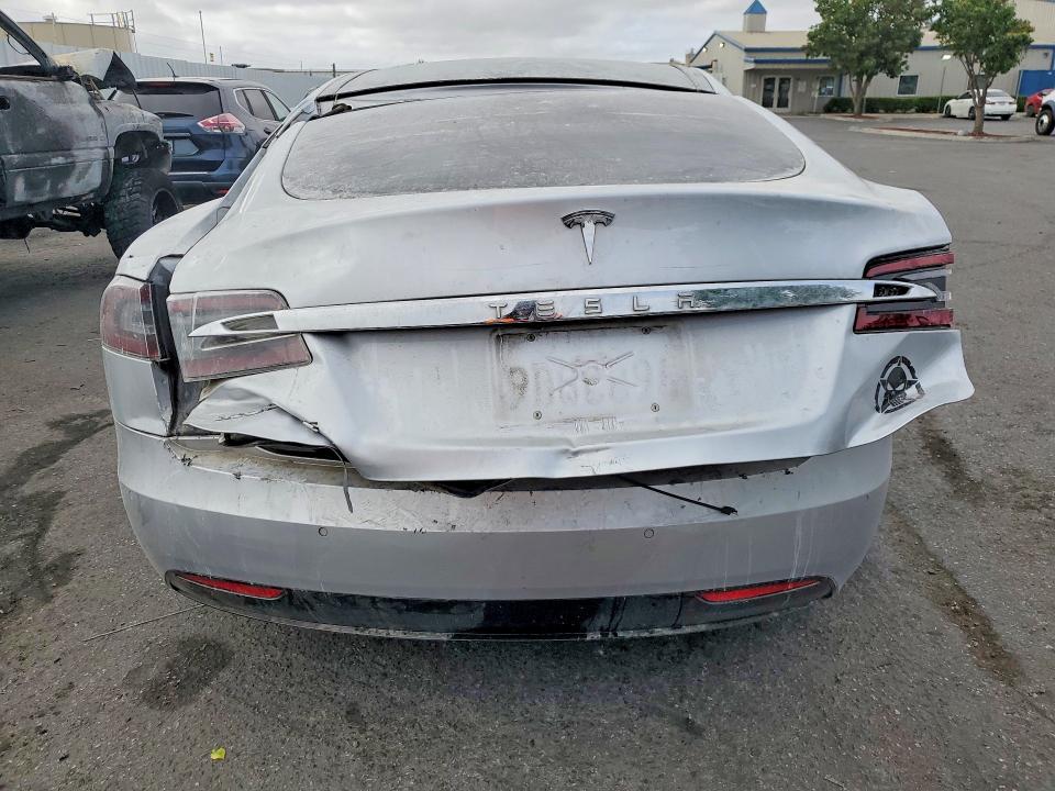 2018 Tesla Model S მანქანა იყიდება აუქციონზე, vin: 5YJSA1E23JF256805, აუქციონის ნომერი: 58753846