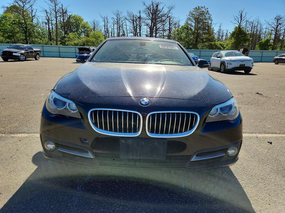 55593536 :رقم المزاد ، WBA5A7C58FG143584 vin ، 2015 Bmw 528 مزاد بيع