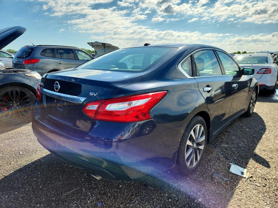 Продажа на аукционе авто 2017 Nissan Altima, vin: 1N4AL3AP9HC230807, номер лота: 58788566