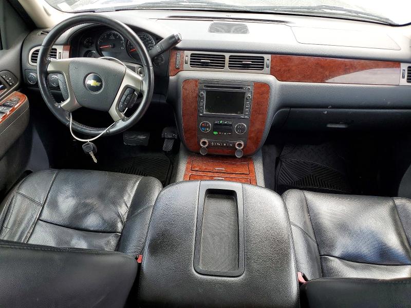 2010 Chevrolet Suburban მანქანა იყიდება აუქციონზე, vin: 1GNUKKE33AR252081, აუქციონის ნომერი: 58547836