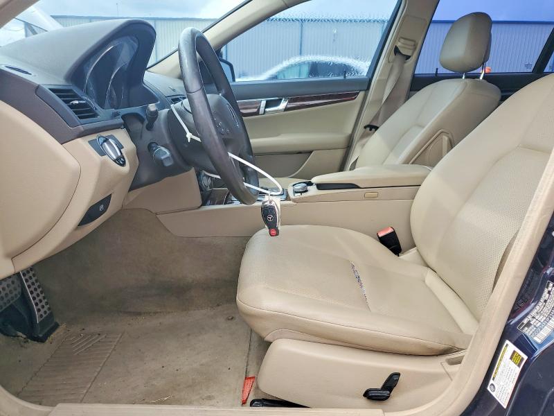 58718666 :رقم المزاد ، WDDGF54X69F234869 vin ، 2009 Mercedes-benz C مزاد بيع