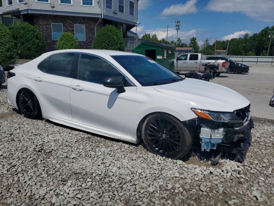 59110996 :رقم المزاد ، 4T1B11HK4JU036992 vin ، 2018 Toyota Camry مزاد بيع