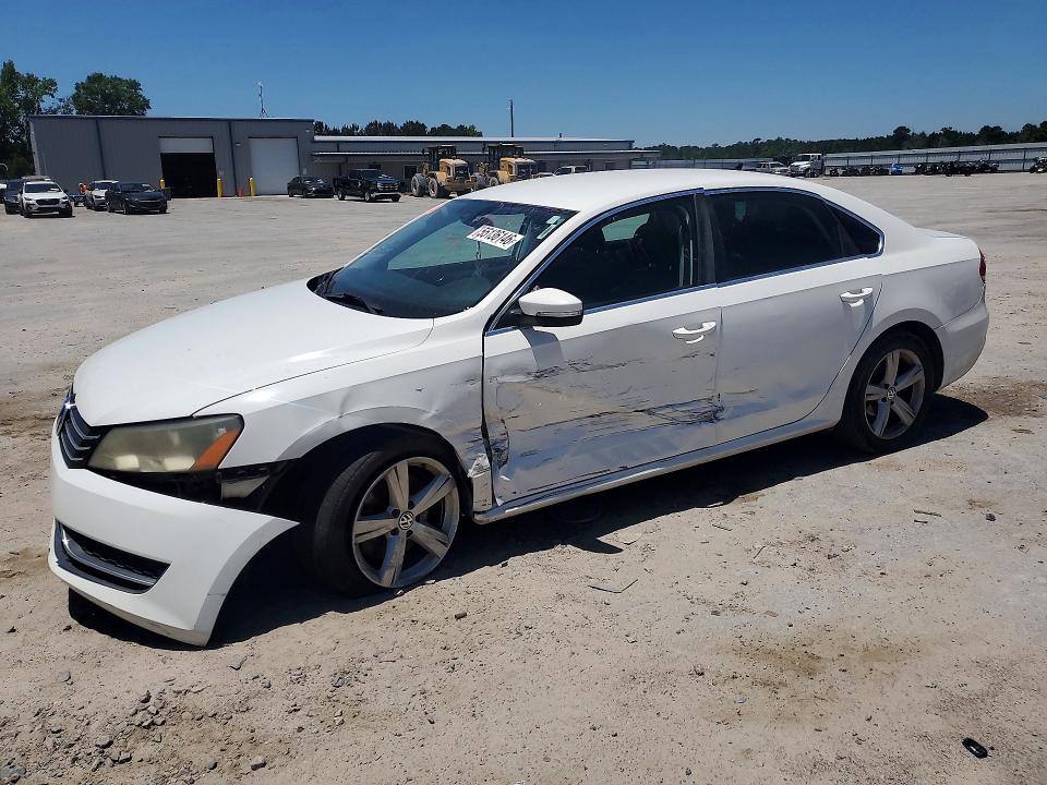 Продажа на аукционе авто 2013 Volkswagen Passat, vin: 1VWBH7A33DC065347, номер лота: 55136146