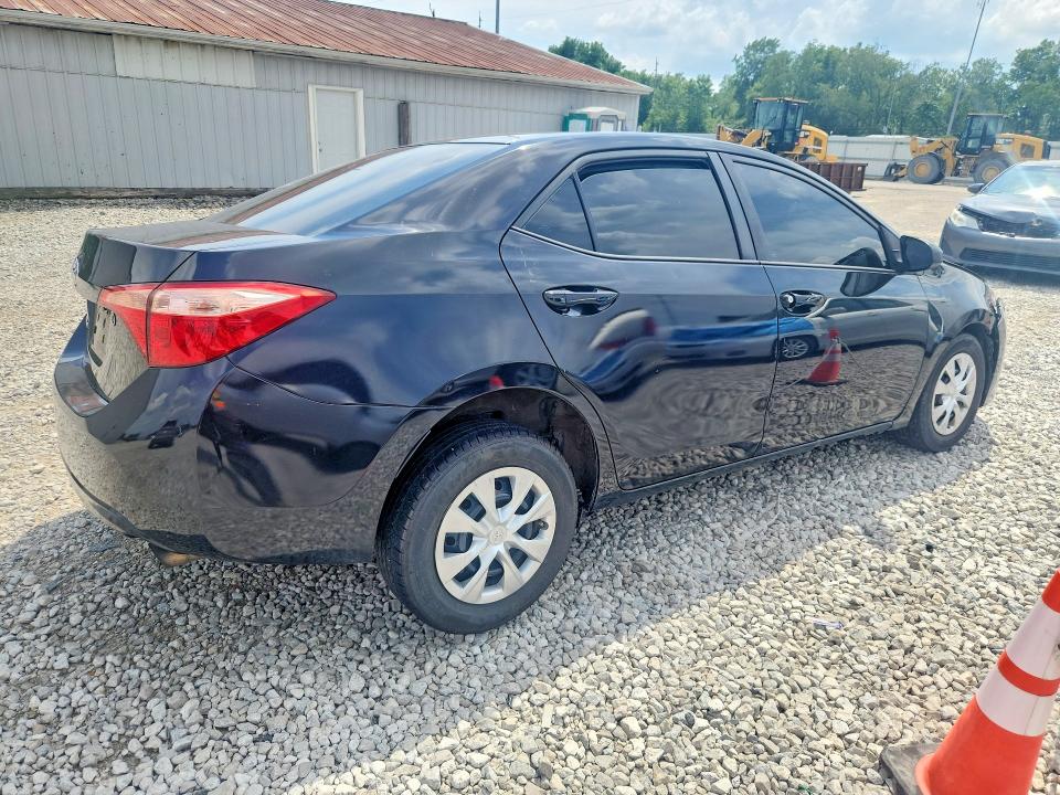 2018 Toyota Corolla მანქანა იყიდება აუქციონზე, vin: 5YFBURHEXJP825973, აუქციონის ნომერი: 56597696