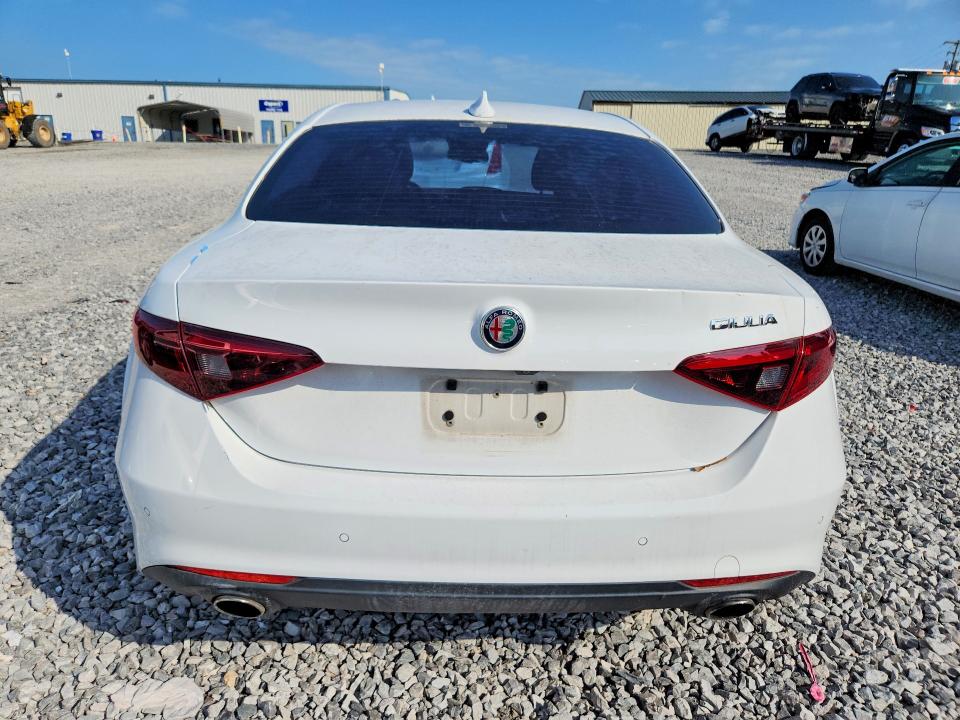 Продажа на аукционе авто 2017 Alfa Romeo Giulia, vin: ZARFAEBN6H7553984, номер лота: 59110336