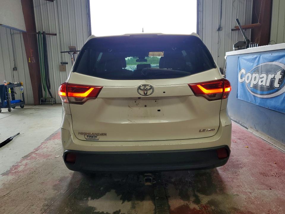Продажа на аукционе авто 2019 Toyota Highlander, vin: 5TDBZRFH2KS996496, номер лота: 57937916