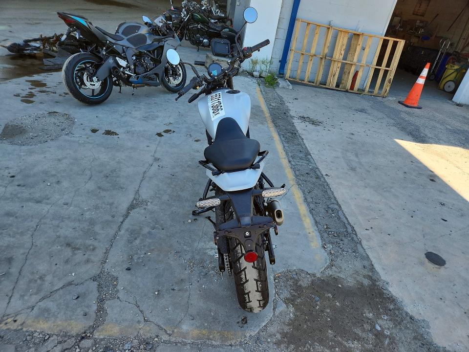 55311366 :رقم المزاد ، ME3BFK406TK500985 vin ، 2026 Royal Enfield Motors Guerilla 450 مزاد بيع