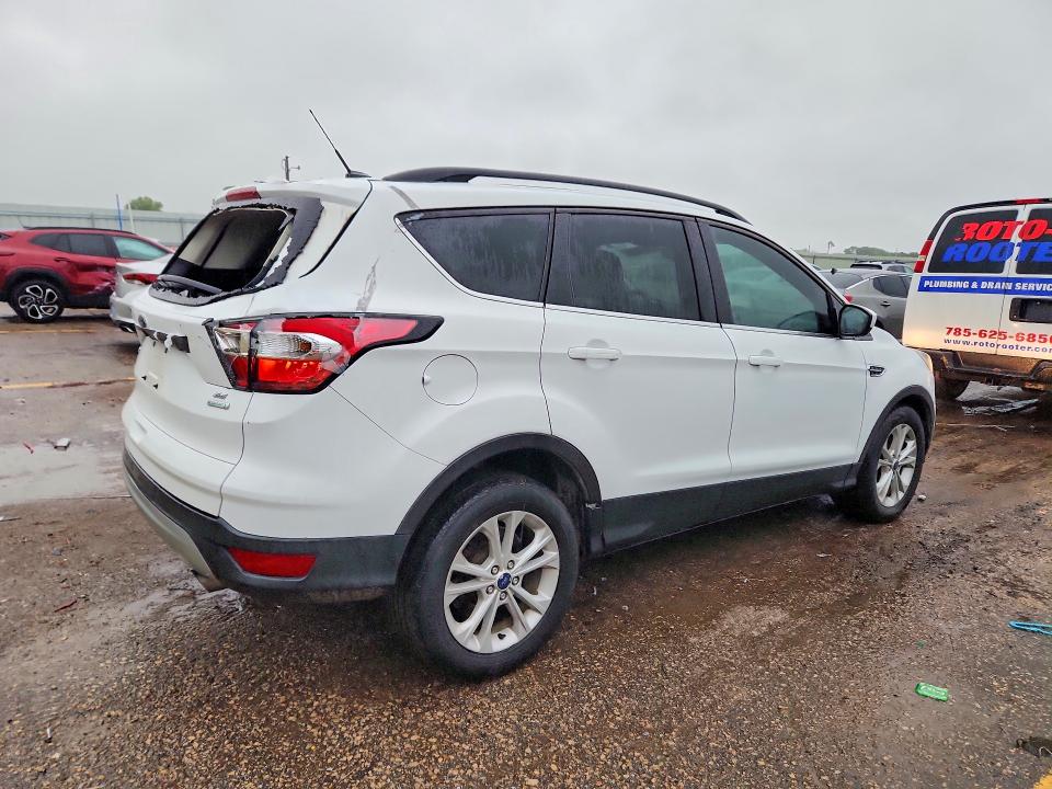 57962386 :رقم المزاد ، 1FMCU0GD4HUC77003 vin ، 2017 Ford Escape مزاد بيع