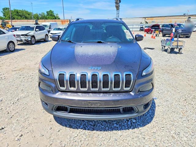 55531736 :رقم المزاد ، 1C4PJLCB2HW523393 vin ، 2017 Jeep Cherokee مزاد بيع