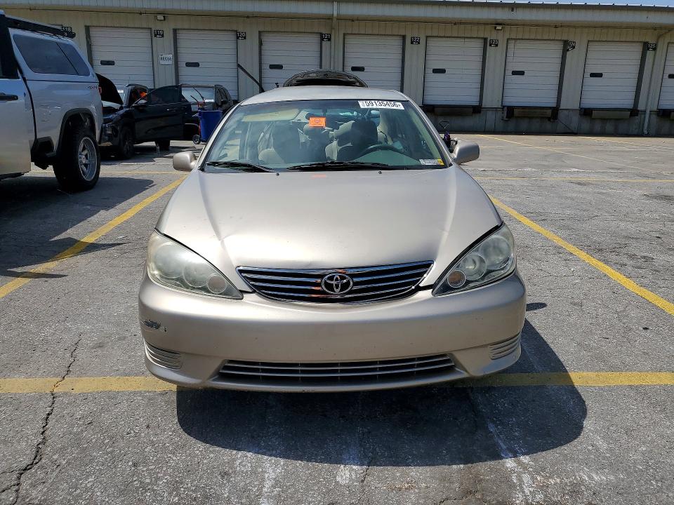 2005 Toyota Camry მანქანა იყიდება აუქციონზე, vin: 4T1BE32K25U567509, აუქციონის ნომერი: 59135456