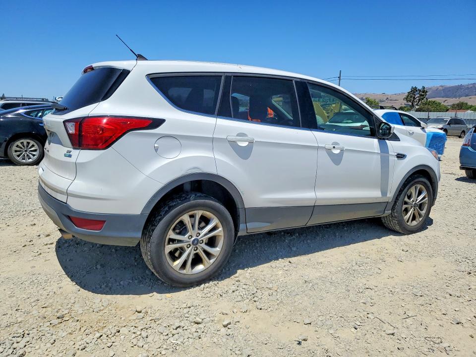 2019 Ford Escape მანქანა იყიდება აუქციონზე, vin: 1FMCU9G91KUB66237, აუქციონის ნომერი: 57335116