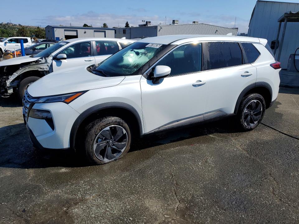 56700636 :رقم المزاد ، 5N1BT3BB6RC732107 vin ، 2024 Nissan Rogue مزاد بيع