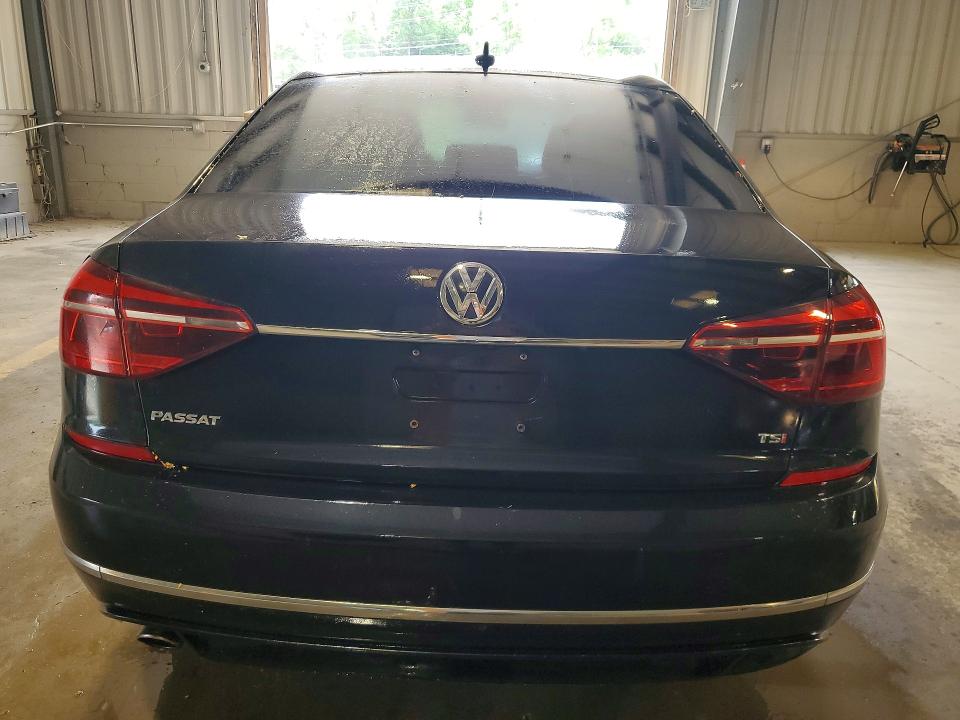 55179966 :رقم المزاد ، 1VWDT7A31HC065523 vin ، 2017 Volkswagen Passat مزاد بيع