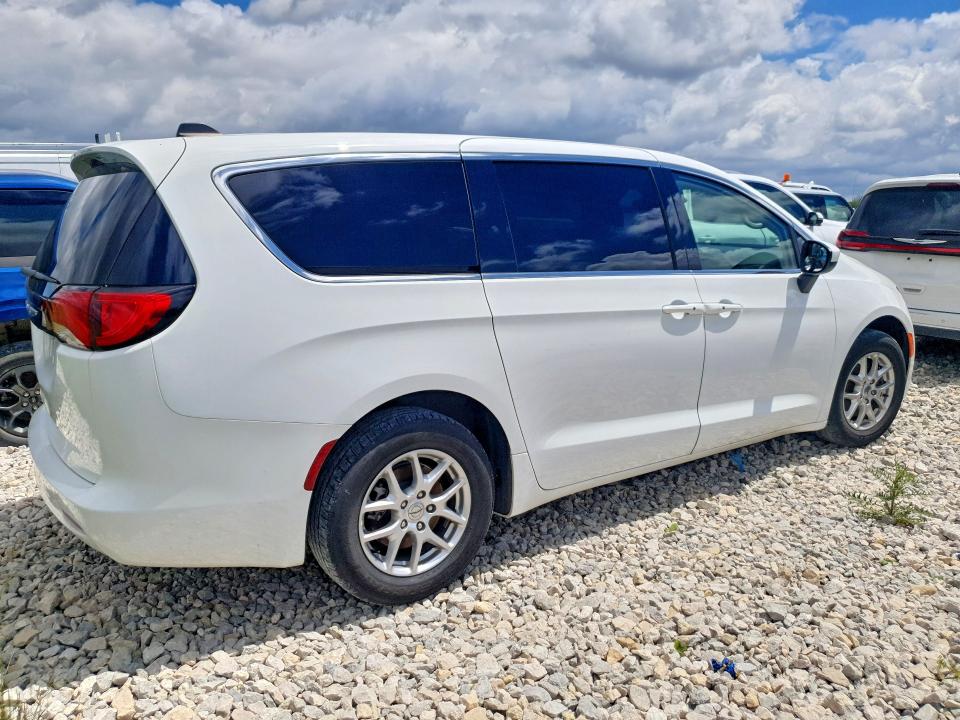 56299406 :رقم المزاد ، 2C4RC1CG2PR537515 vin ، 2023 Chrysler Voyager مزاد بيع