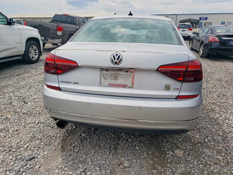 2017 Volkswagen Passat მანქანა იყიდება აუქციონზე, vin: 1VWCT7A37HC002972, აუქციონის ნომერი: 57337186