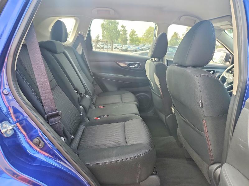 55819546 :رقم المزاد ، KNMAT2MT8HP607259 vin ، 2017 Nissan Rogue مزاد بيع