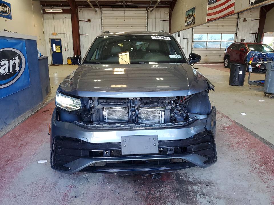Продаж на аукціоні авто 2022 Volkswagen Tiguan, vin: 3VV8B7AX0NM098521, номер лоту: 56947926