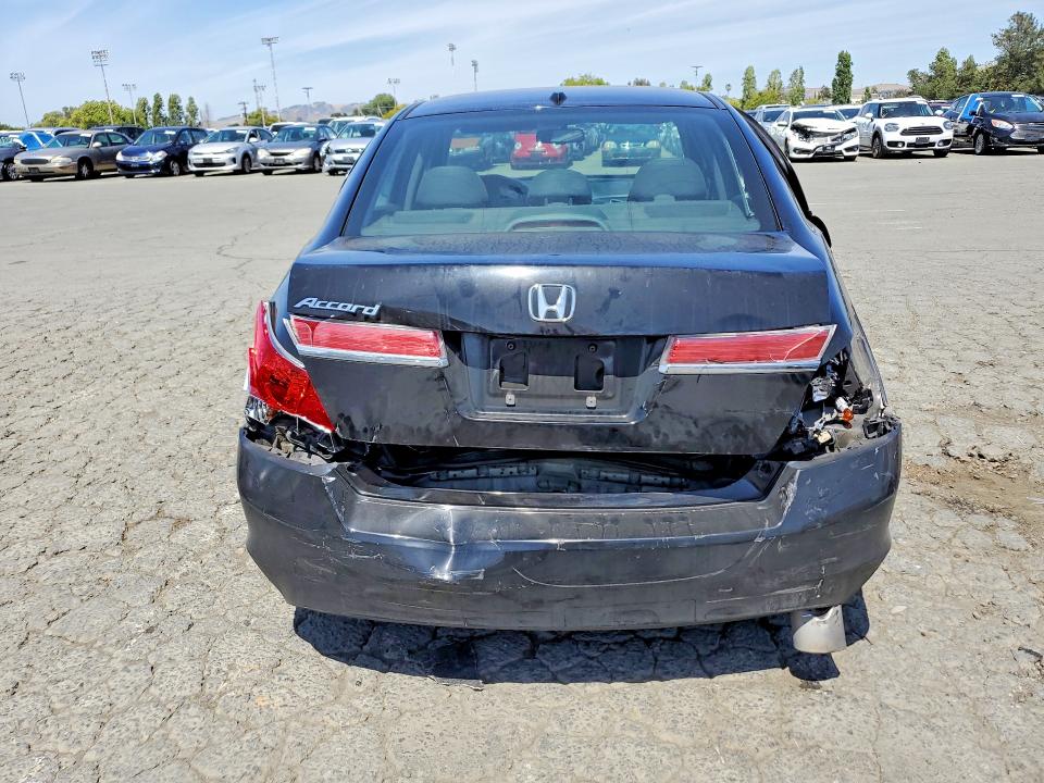 2011 Honda Accord მანქანა იყიდება აუქციონზე, vin: 1HGCP2F83BA004222, აუქციონის ნომერი: 55833666