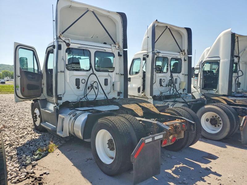 Продаж на аукціоні авто 2017 Freightliner Cascadia 113, vin: 3AKBGADV0HSJD0640, номер лоту: 54438076