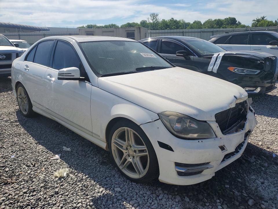 58385946 :رقم المزاد ، WDDGF4HB4ER305701 vin ، 2014 Mercedes-benz C مزاد بيع