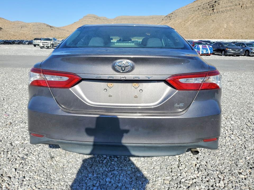Продаж на аукціоні авто 2018 Toyota Camry, vin: 4T1B11HK3JU568122, номер лоту: 56343396
