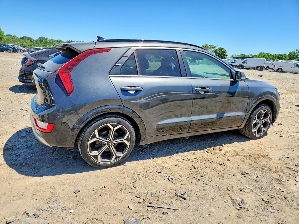 55611616 :رقم المزاد ، KNDCR3LE8P5042215 vin ، 2023 Kia Niro مزاد بيع