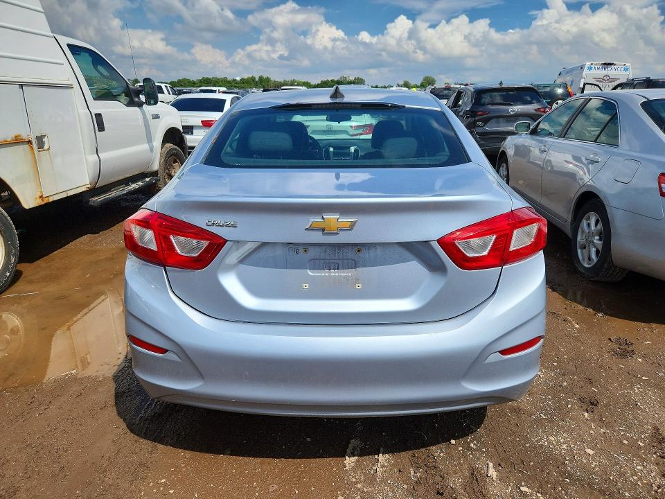 55432166 :رقم المزاد ، 1G1BC5SM1H7142513 vin ، 2017 Chevrolet Cruze مزاد بيع