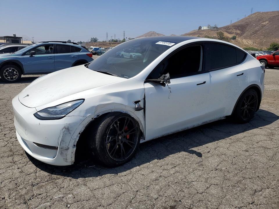 57495156 :رقم المزاد ، 7SAYGDEE9NF354346 vin ، 2022 Tesla Model Y مزاد بيع