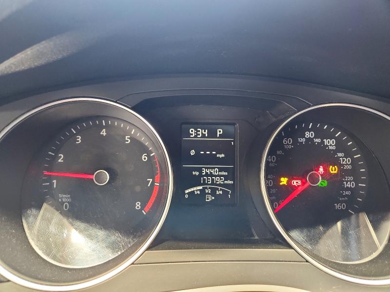 56314806 :رقم المزاد ، 3VW2B7AJ7HM365851 vin ، 2017 Volkswagen Jetta مزاد بيع