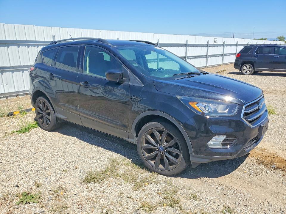 Продажа на аукционе авто 2018 Ford Escape, vin: 1FMCU9GD0JUA57139, номер лота: 55121426